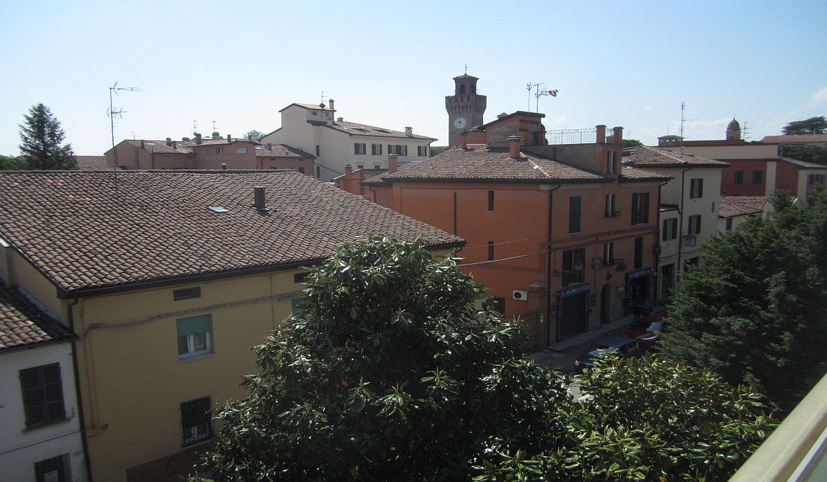 Appartamento 5 locali semicentrale Castel San Pietro T.