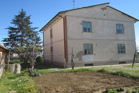 Casa indipendente bifamiliare con ampio giardino Ozzano Emilia.